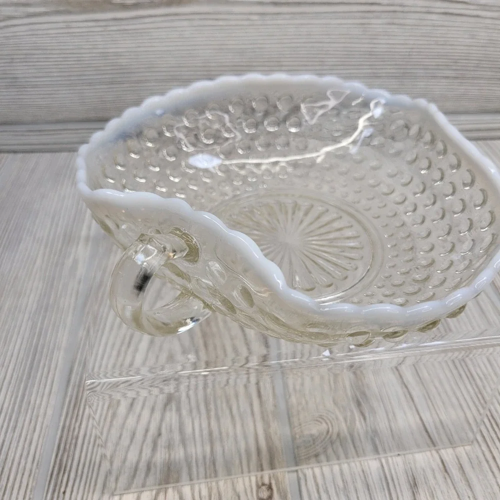 Anchor Hocking Hobnail Glass Heart Bowl White‎ Opalescent Scalloped Edge Handle
